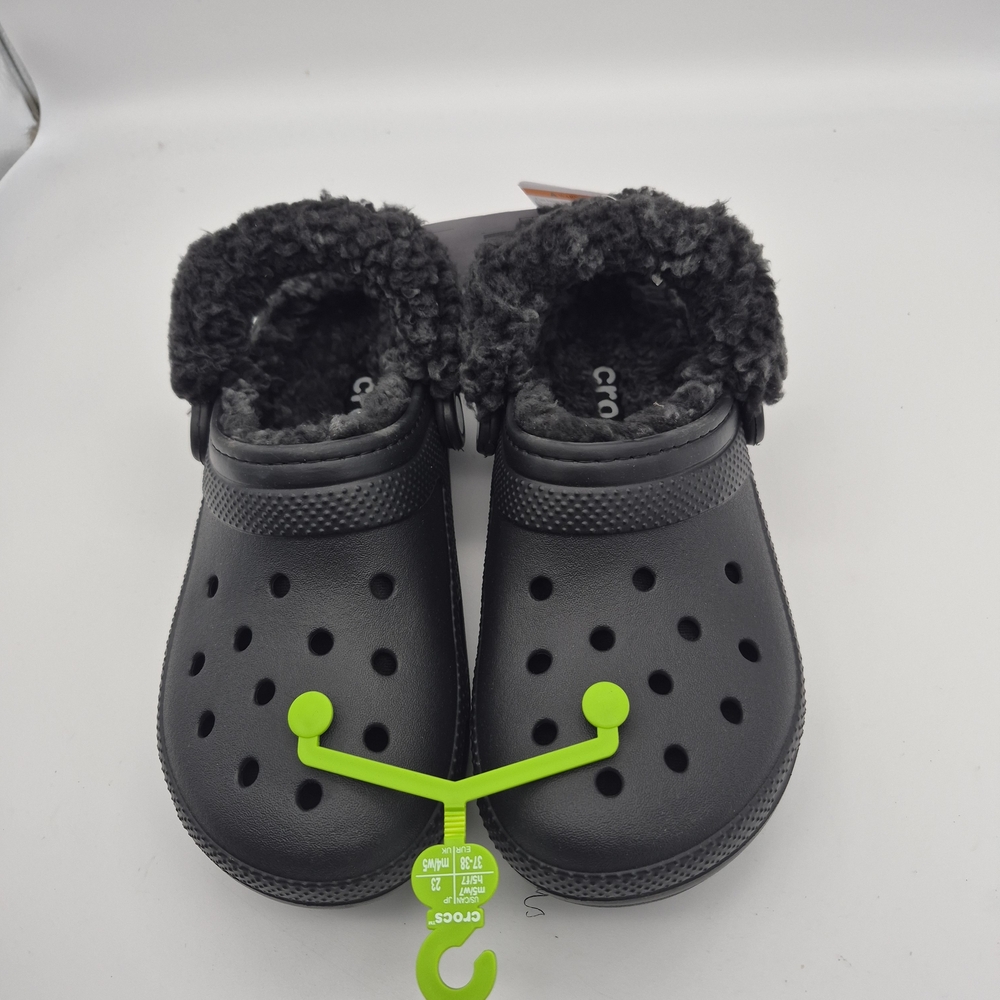 Unisex Crocs Black Lined Clogs Women's Size 7 Men's Size 5 NWT